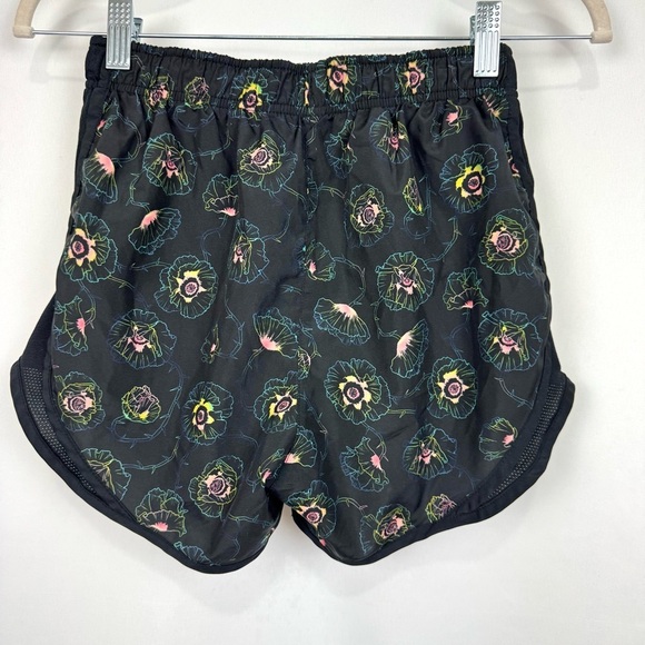 Nike Running Shorts 3” Lined Light Dri-Fit Women’s XS Black Floral High Waisted - Picture 4 of 12